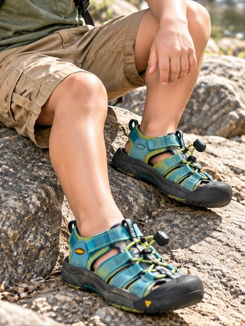 KEEN Newport H2 Kids Sport Sandals Closed Toe Hiking Water Shoes US 4